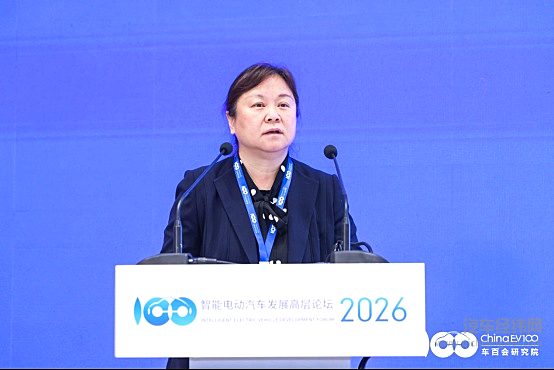 从软件定义到 AI 定义——罗蕾解析车用操作系统与安全新趋势