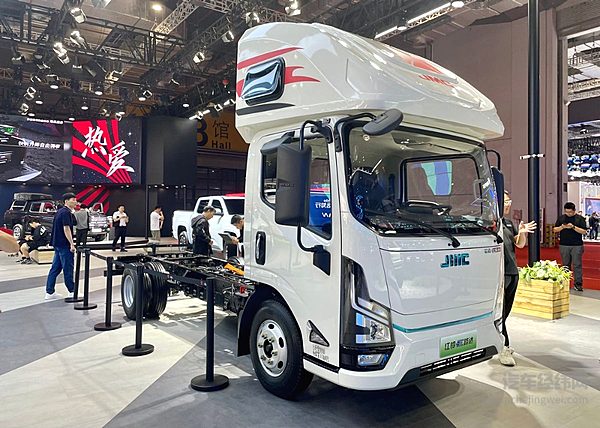 与未来对话：江铃汽车新能源重磅亮相上海车展