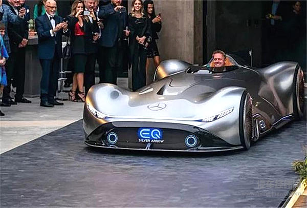 奔驰发布了一台很有情商的概念车