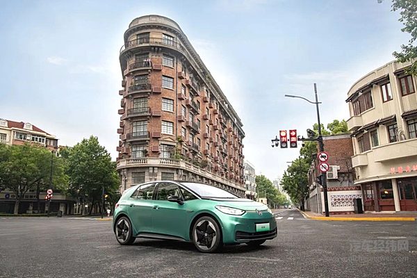 持续引入国产新能源汽车平台 大众的布局带来了哪些启示？