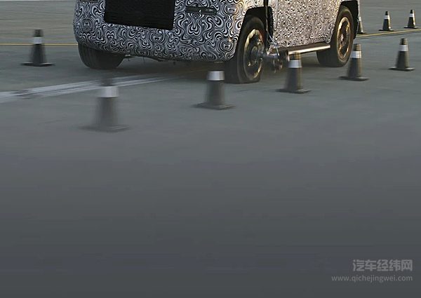 仰望U7丨爆胎测试再升级 这把真的“稳”了