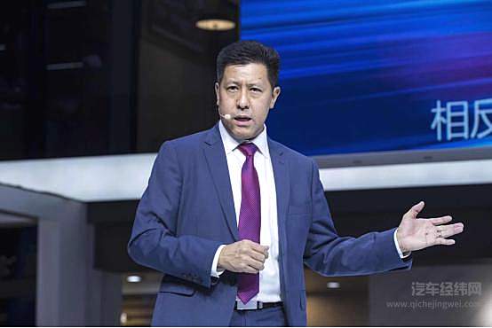 江铃汽车股份有限公司产品研发副总裁Mr. Milton Wong宣讲江铃与福特渊源