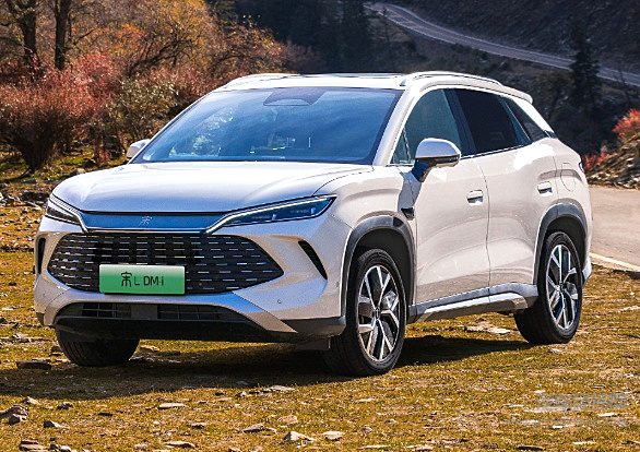 比亚迪2025年销量达460万辆 海外爆发与高端品牌的破局探索