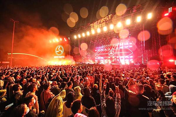 以英雄之名掀新生浪潮 奔驰全系新生代车型身处“C”位尽显光芒