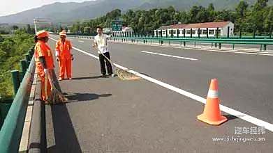 重磅！高速将取消收费站！但过路费加到油费里？这我不同意！