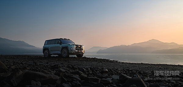 15+1种驾驶模式 仰望U8豪华版打造城市与越野智慧出行体验