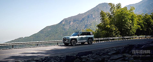 15+1种驾驶模式 仰望U8豪华版打造城市与越野智慧出行体验