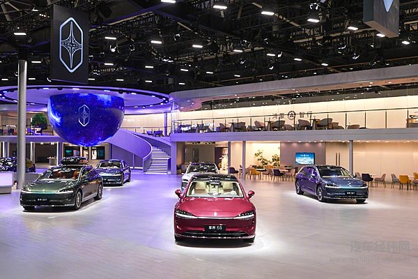 鸿蒙智行又有新动作 明年将更强？