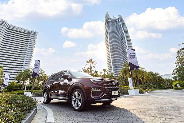 福特领裕满足六口之家用车需求 “家空间 ”体验店升级客户服务“星级”