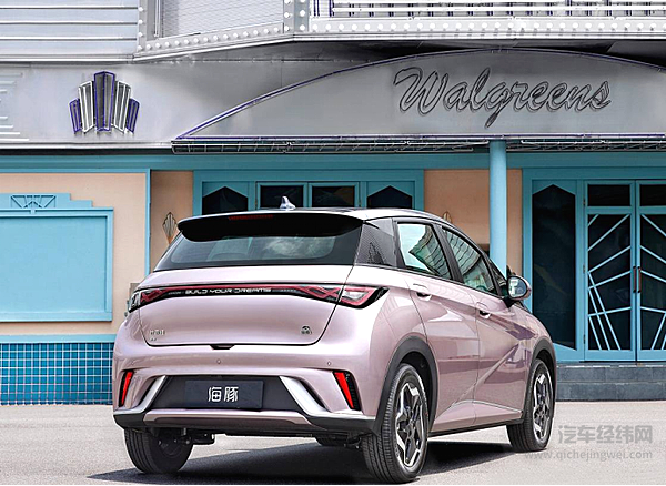 坚持性价比路线 几何E能与比亚迪海豚一较高下？