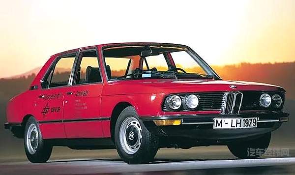 看似简单的化学反应 能玩到极致的只有这两家车企！