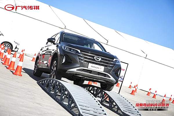 现场直击“弯十”盛事 来一场说走就走的竞速之旅