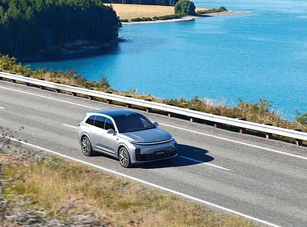 30万级家用SUV对决 领克09 EM-P与理想L7差在智能化？