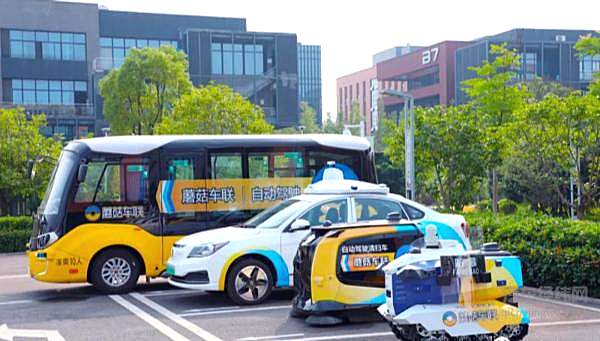 蘑菇车联多种类自动驾驶车型落地应用