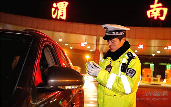 全世界都喜欢它，烂大街的白色车到底有什么好？