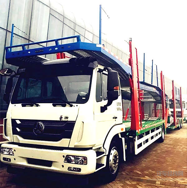 “王牌”来袭  2017重汽年会新品抢先看