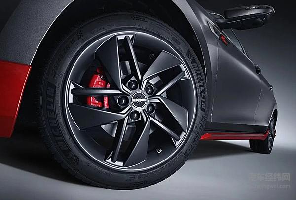 思皓曜 Vs 领克03 长江后浪推前浪