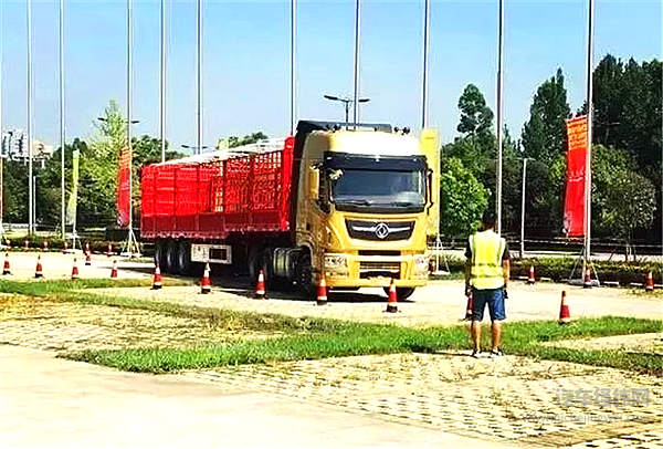 刘然：开车7年，换车3次，不换的是东风