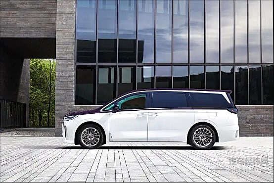 岚图梦想家新车上市 将如何挑战腾势D9？