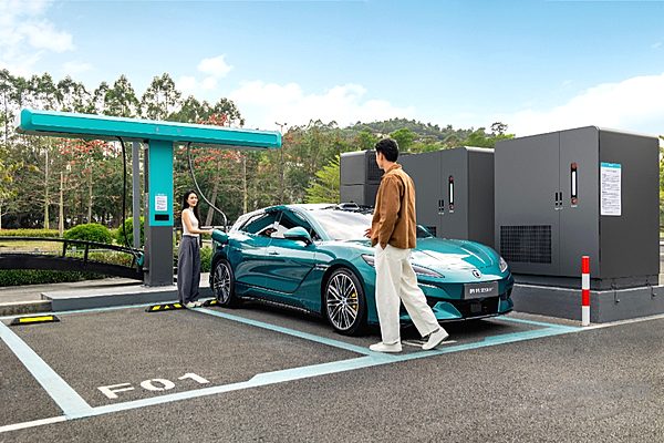 兆瓦闪充2.0VS换电 你喜欢哪一个？