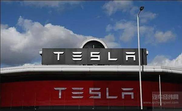 车红是非多 特斯拉Model 3“爆燃”！