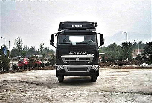 汕德卡、斯太尔强势出击  助重汽燃燎原之势 ——中国重汽销售部2017商务大会