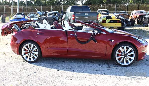 特斯拉“惊魂一撞”再现致命BUG 责任方是谁？