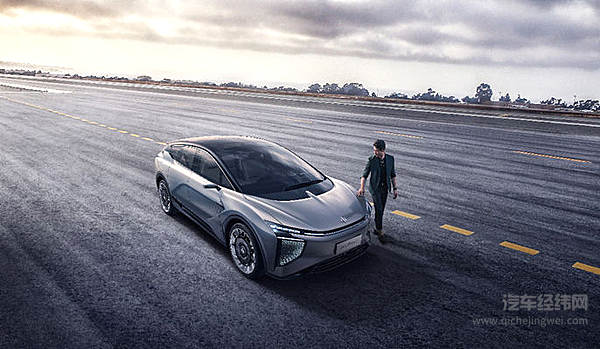 中国5G真的来了！ 华人运通首款量产车亮相