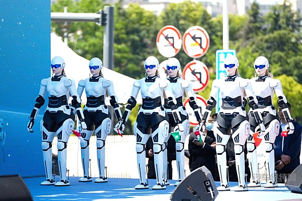 奇瑞汽车以“All in”新能源阵容首次亮相香港车博会