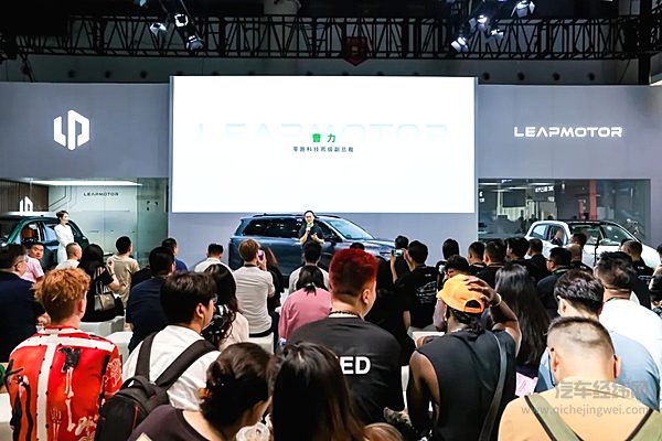 零跑SUV家族亮相成都车展