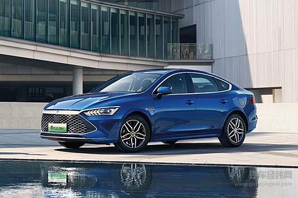 新能源变革期：由比亚迪DM-i“爆单”引发的思考