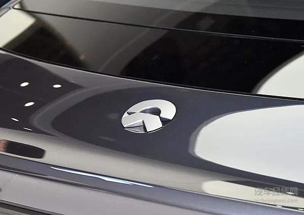 一辆会思考的汽车 or 一台会行走的超级计算机？