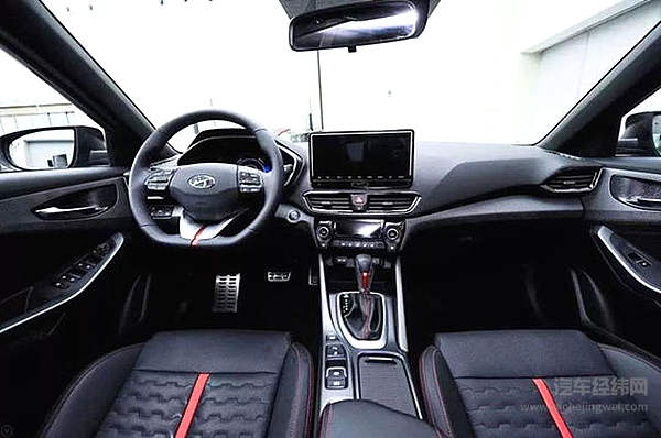 北京现代菲斯塔追赶轿车风潮 思域“神车”地位不保？！