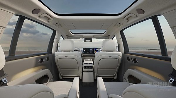 都在瞄准纯电6座SUV 理想、乐道、问界谁做得更好？