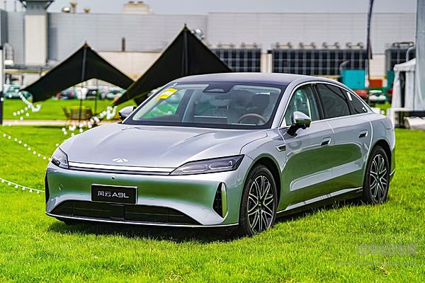 均搭载插混系统 比亚迪汉与风云A9L谁是家庭用首选？