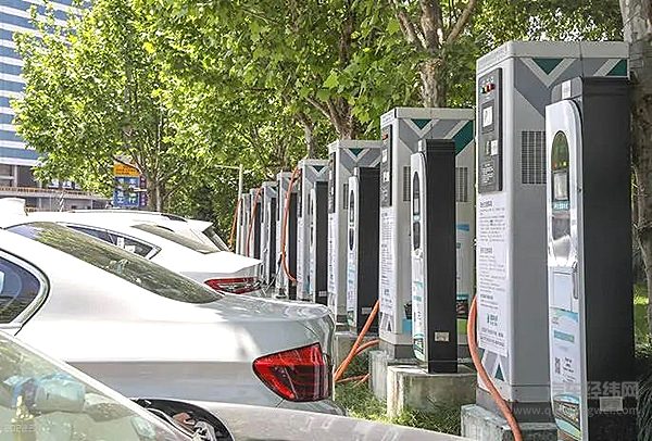 各大厂商为补能而行动 谁的方案最靠谱？