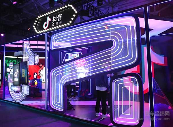 上汽荣威“双标战略”正式官宣 引领行业新国潮！