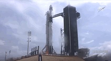 火箭升空现场 来源：NASA