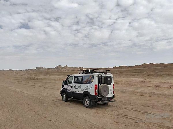 全时四驱+三把锁 让欧霸·山海在戈壁滩上跳探戈