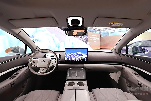 25万级中大型轿车二选一 昊铂A800对决汉L你选择哪一款？​