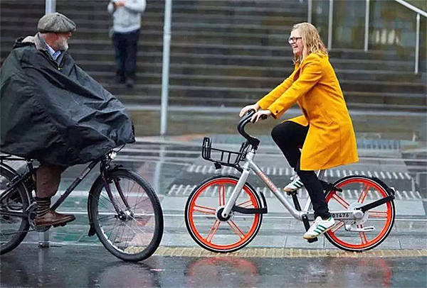 转发这个杨超越，不用造车也能“出道”！