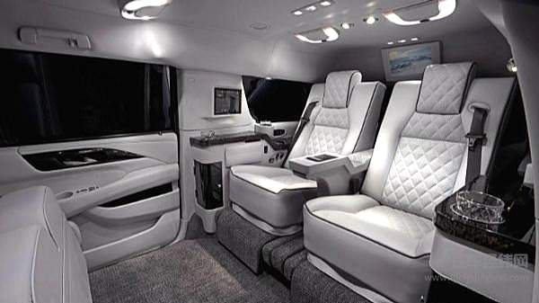 史泰龙出售它的定制版超豪华座驾 期望售价35万美元