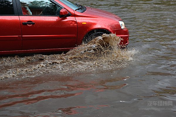 暴雨冲击二手车市场 该怎么“避雷”水泡车？
