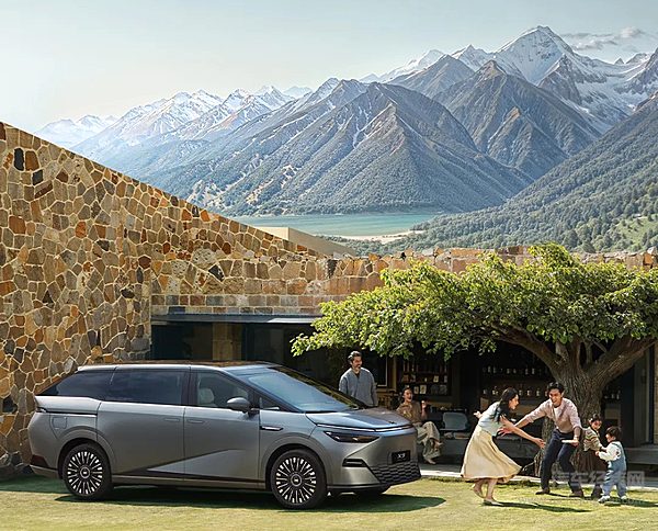 35.98万元起！2025款小鹏X9正式上市！