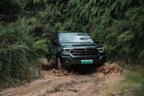 方程豹豹5和坦克400 Hi4-T谁才更懂越野？