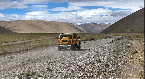 豹5创驾驶混动汽车到达的最高海拔世界纪录 加冕“高原王”