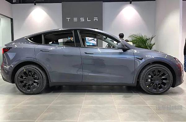 同样是30万元以下 选特斯拉还是比亚迪？