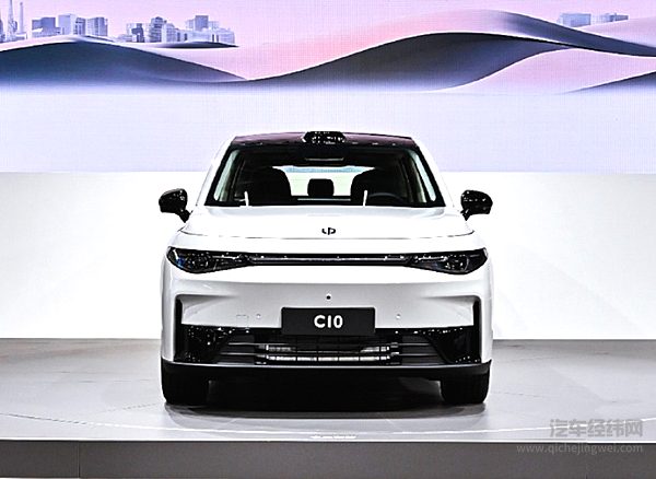 走性价比路线 零跑C10与小鹏G6谁更强？