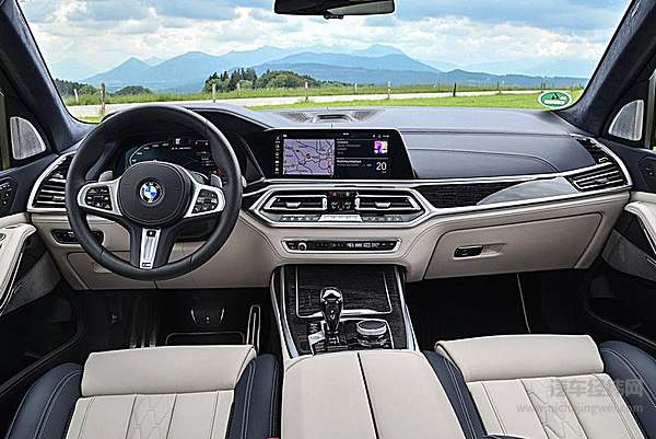 宝马X7在D级SUV市场发起攻势 部分车型价格上调