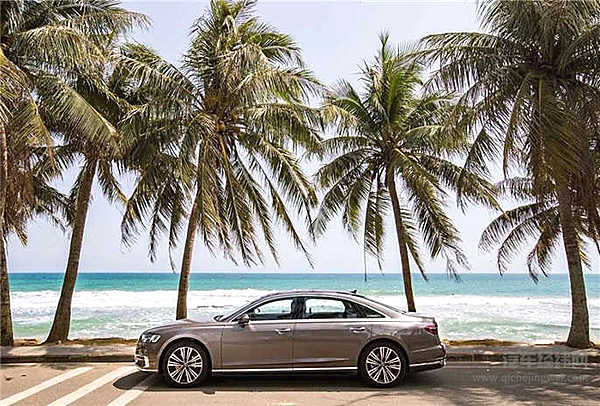 全新奥迪A8L不仅“玩灯”还“玩屏” 这是要“闪瞎”的节奏么？！